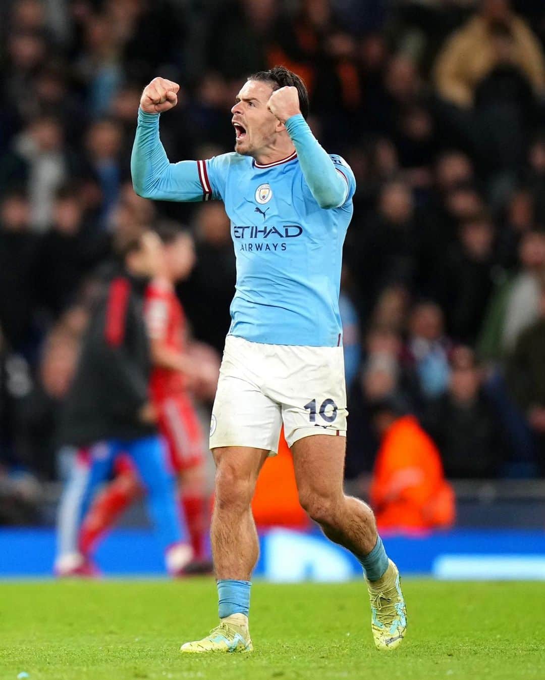 ジャック・グリーリッシュのインスタグラム：「What a night at the Etihad!! 💫 half time in the tie… Well done boys 💙」