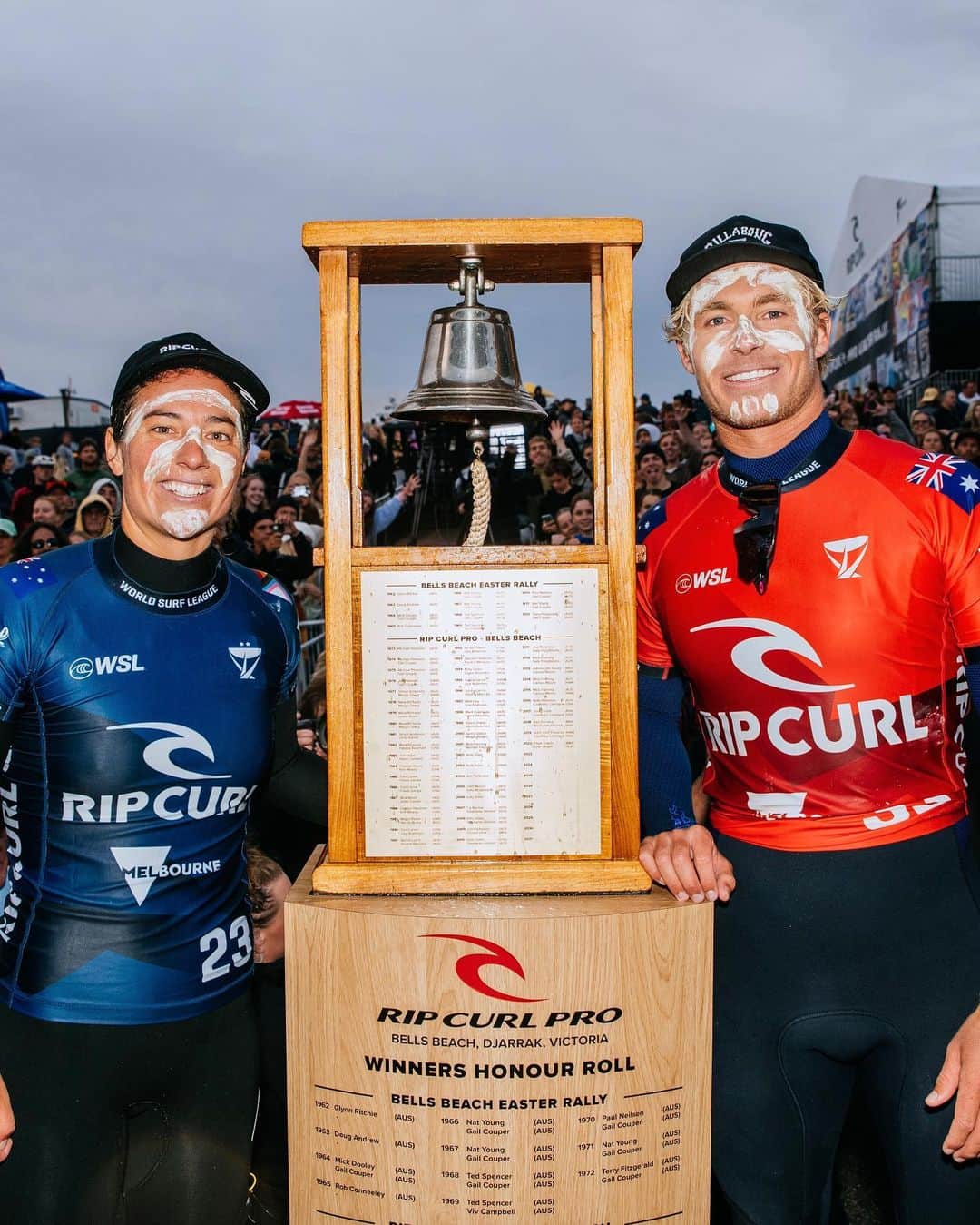 Rip Curl Australiaのインスタグラム：「What a Finals Day at the 2023 #RipCurlPro Bells Beach. 🔔   Huge congratulations to 2x Rip Curl Pro Bells Beach Champion @tylerwright, and to @ethan_ewing for ringing the prestigious Bell for the first time, 40 years after his mother Helen rang it in 83’. 🙌  Runner-ups @picklummolly & @ryancallinan put on an absolute show, congratulations you two!   —  #RipCurl #TylerWright #EthanEwing #BellsBeach #WSL #ChampionshipTour #SurfingCompetition #RipCurlProBellsBeach」