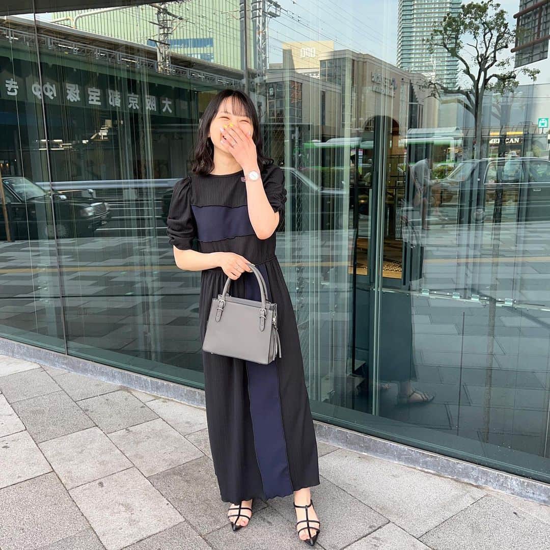 神戸レタス三宮店さんのインスタグラム写真 - (神戸レタス三宮店Instagram)「. 大人気の小澤美里さんコラボアイテム✨ ワンピースは一枚でも映える バイカラーのデザインです😍 . ワンピース【E3181】¥4,590 小澤美里さんコラボ . .  ▶︎▶︎▶︎STAFF うっしー　159cm(三宮店) . . #kobelettuce #神戸レタス #神戸レタスコーデ #ssコーデ #小澤美里ちゃん #springfashion #ワンピースコーデ #春コーデ #大人コーデ #プチプラ #プチプラコーデ #ファッション #ootd #fashion #三ノ宮 #春コーデ #レタジョ#aeonmall_toyokawa_topic」4月12日 12時57分 - kobe_lettuce_realshop