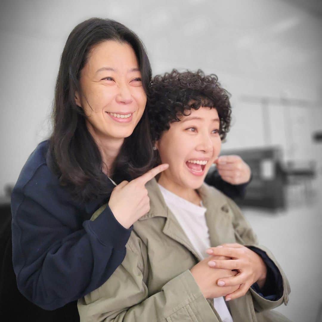 カン・ギョンホンさんのインスタグラム写真 - (カン・ギョンホンInstagram)「두학이 어무니~~~~ 철웅이는 내 아들이랑께~~~ㅠㅠ . 두학이 어무니 가발이라도 쓰면, 내가 진짜 철웅엄마 될라나?ㅠㅠ 뭐라는겨~~~ㅋㅋㅋㅋㅋ」4月12日 8時23分 - kang_kyunghun