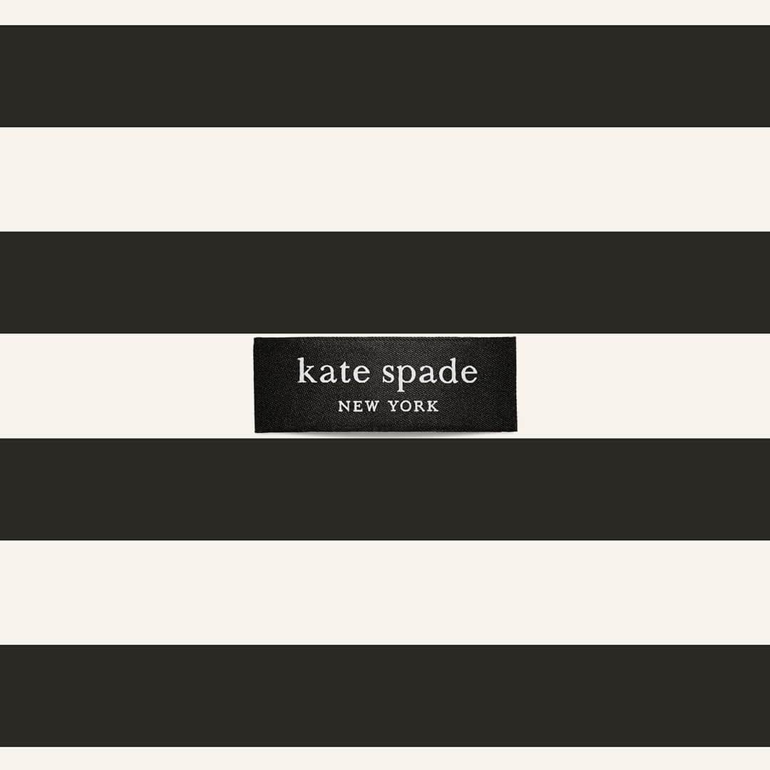 ケイト・スペードさんのインスタグラム写真 - (ケイト・スペードInstagram)「ケイト・スペード グリーン  プレゼントキャンペーン (Image 1~4) -------------------------  あなたが体験をした「ちょっとしたアクシデントやアンラッキーな出来事をきっかけにして、それを受け入れて乗り越え、ハッピーエンドへ変えていった、小さな冒険の体験談」を大募集。  毎日の予期せぬ「きっかけ」を受け入れ、未来のラッキーを信じて冒険を楽しむ。そんな気持ちを、皆で分かち合うことを目的にしています。あなたも冒険を楽しみませんか？  わたしたちは、ブランド創業３０周年を迎えた本年のテーマを「イヤー・オブ・アドベンチャー」とし、１年を通じて新たな冒険へ乗り出します。  Spring 2023 キャンペーンでは「～がすべての始まり」というコピーをキャッチフレーズに、日常に起こる予期せぬ「きっかけ」が、想像もしなかった幸せな展開を生んでいくような「冒険」を表現します。  ■応募資格 ご連絡先、賞品のお届け先が日本国内の方 インスタグラムの公開アカウントをお持ちで、@katespadejapanをフォローして以下のルールで投稿をしていただける方。 応募投稿を@katespadejapanアカウントにてフィードやストーリーズにてリポストをしても問題ない方。 当選時、@katespadejapanからのDMと、キャンペーン事務局（ictk@inter-connect.co.jp）からのメールにご返信をいただける方。事務局へ賞品発送先のご住所、電話番号、お名前をご共有いただける方。*なお、本プレゼントキャンペーンに関連して取得したお客さまの個人情報は、当社が規定する個人情報保護方針に従い、商品発送の範囲内で利用させていただきます。個人情報保護方針はこちらをご覧ください。  ■応募方法 ①インスタグラムにて@katespadejapanをフォロー ②４種のイメージからお好きなものを投稿画像１に設定。画像を複数投稿する際は４種の内１種を１枚目に設定。 ③コメント欄に「ちょっとしたアクシデントやアンラッキーな出来事をきっかけにして、それを受け入れて乗り越え、ハッピーエンドへ変えていった、小さな冒険の体験談」と、「 #ケイトスペードアドベンチャー」 「@katespadejapan」 を記入し投稿。（応募言語：日本語・英語） ④リールで応募の際はInstagram @katespadejapanにアップロードされているARフィルターを使用した動画を撮影してご使用ください。動画の際も、動画内もしくはコメントに③を記入しご投稿ください。 *1ストーリーにつき、１応募とさせていただきます。異なるストーリーであれば何回でも応募可能です。ただし、同じストーリーで複数回応募される方は無効とさせていただきます。  ■期間 4/12（水）-　5/14（日）  ■当選発表 6月30日までに、インスタグラム@katespadejapanのDMで当選者様へ直接ご連絡し、発表いたします。その後メールにて賞品発送先ご住所、電話番号、お名前をご共有いただいた時点で当選確定といたします。  ■賞品 マグカップ＆ノートのセット（非売品）１５名様 (Image 5)  ------------------------- kate spade new york銀座店／なんば店 イベント開催のお知らせ (Image 6 銀座店 green room) -------------------------  ゴールデンウィーク期間にご来店くださるお客様へ新しいケイト・スペード グリーンの世界観を伝えるミニイベントを開催いたします。  ■日程 4/29（土）、4/30（日）、5/3（水）～5/7（日）の７日間  ■場所 銀座店　/　なんばパークス店  ■内容 期間中ご来店をいただきましたお客様へ、「グリーン アップル レモネード」をケータリングサービスいたします。※先着順、無くなり次第終了となりますのでご了承ください。   #katespadejapan #ケイトスペード #ケイトスペードニューヨーク #ケイトスペードアドベンチャー」4月12日 8時30分 - katespadejapan