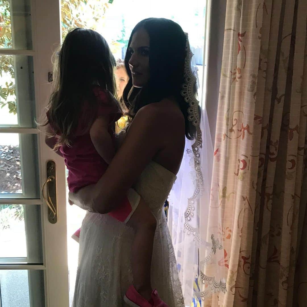 ブルックリン・デッカーさんのインスタグラム写真 - (ブルックリン・デッカーInstagram)「There are too many outrageous life moments I’ve experienced because of knowing this human. Jen, you’re my adventure-loving soul sis. I love you to pieces, even if that means sitting in 5 hour traffic, eating a lunch of drive-thru curly fries soaked in your kid’s snotty tissue like we did today. I wouldn’t have it any other way. You’re a lightning bolt in human form and we’re all so lucky you’re ours! Happy birthday @jenna_hee」4月12日 8時31分 - brooklyndecker