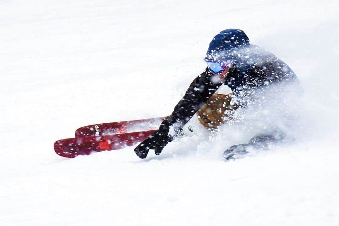 佐々木明のインスタグラム：「Skiing.  #edgeless #edgelessski」