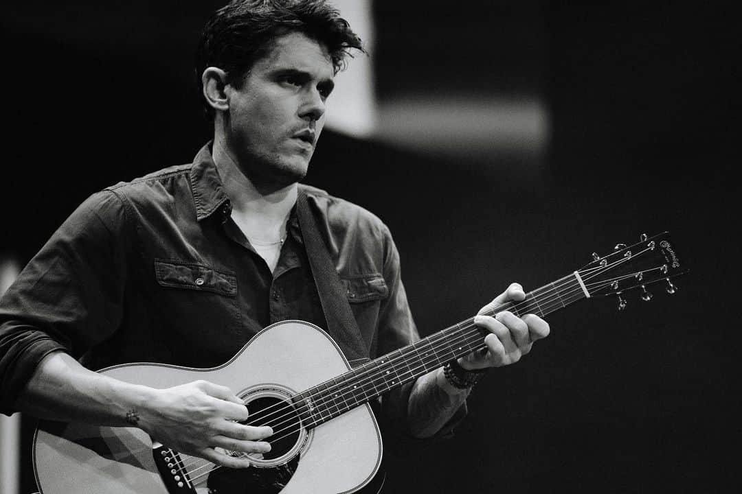ジョン・メイヤーのインスタグラム：「Solo tour, Vancouver, BC - big fun with some song requests… another special night in the books, and not a moment taken for granted.」