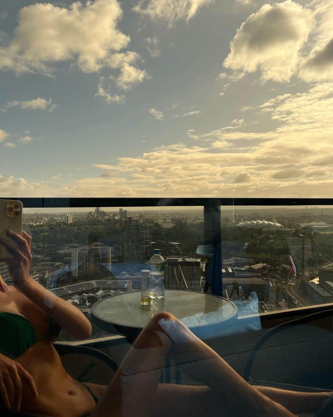 イプシー・キーラティのインスタグラム：「that morning glow 🤎 #tb 🇦🇺」