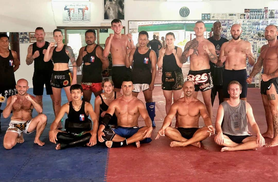 ピッタ・タウファトフアのインスタグラム：「Another great week of training with a great group of people! All with different goals and all from different backgrounds. @junmuaythai」