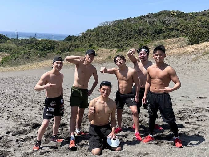 谷口将隆さんのインスタグラム写真 - (谷口将隆Instagram)「. . 4/7〜4/9 Chiba tateyama camp🏃‍♀️ . . #寺中特殊部隊　#鬼の合宿 #砂丘　#ダッシュ　#絶望した」4月12日 11時05分 - _masataka_taniguchi_