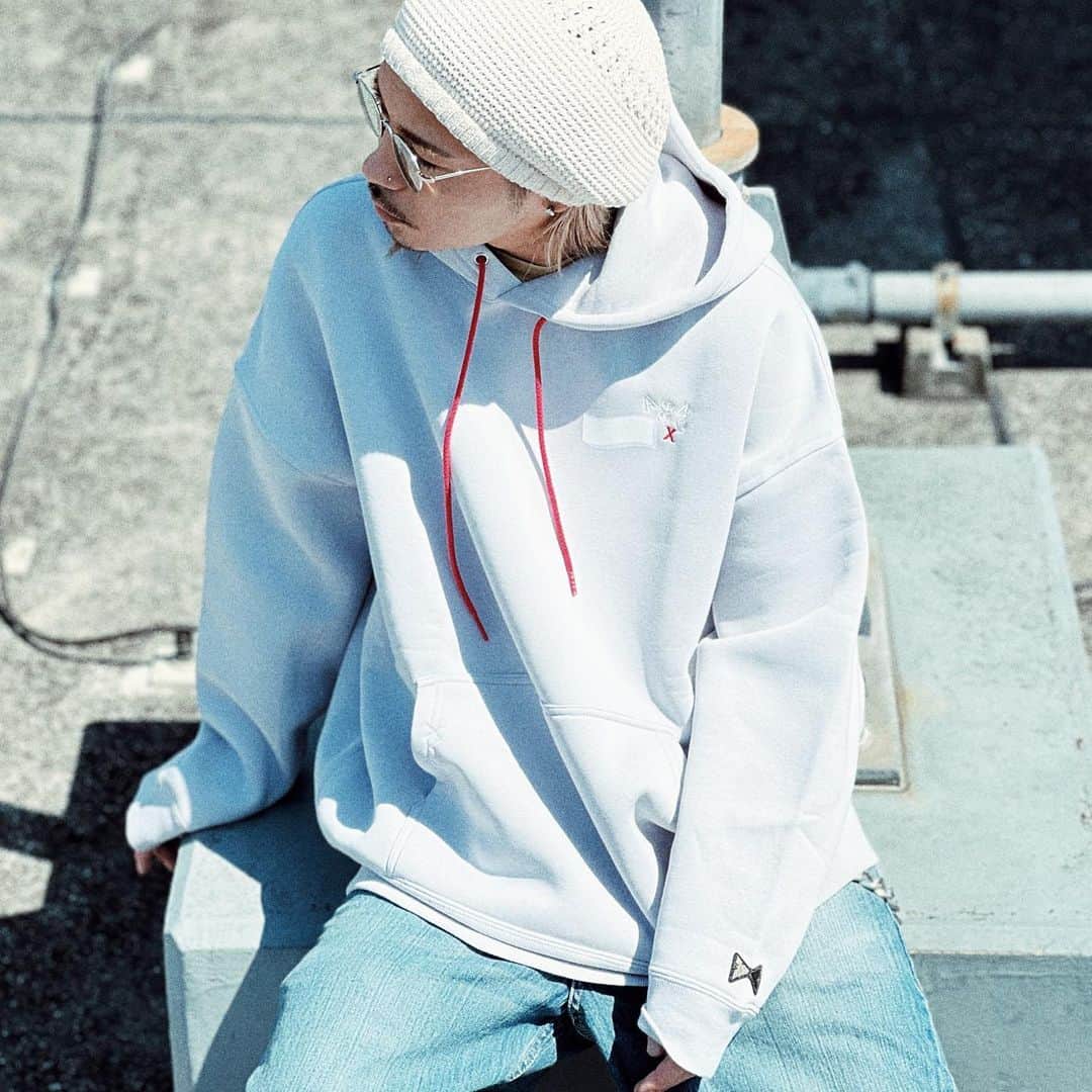 鈴木大二朗のインスタグラム：「BOX LOGO HOODIE "LIGHT PURPLE" @anderx_noncolor_33  パーカーで過ごせるいい気温になった🤤」
