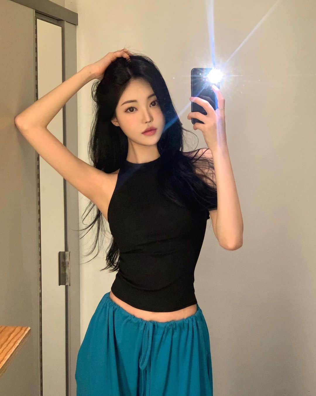 キム・ダビンのインスタグラム：「이 사진을 본 분들은 이제 기억을 잃습니다 📸」