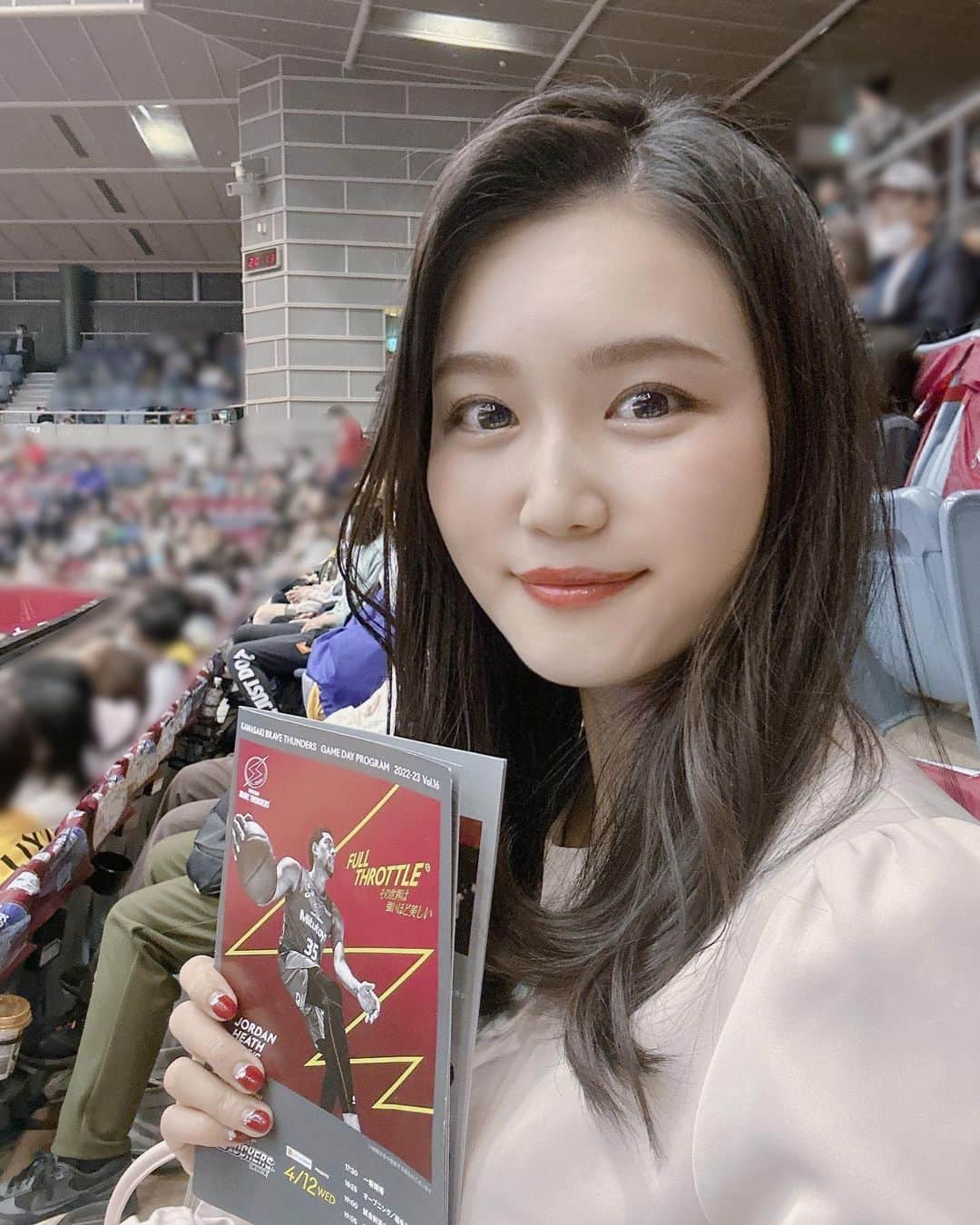 太田理恵のインスタグラム：「Bリーグ盛り上がってる🥰  #Bリーグ　#bleague #バスケ　#バスケ観戦　#川崎ブレイブサンダース #サンロッカーズ渋谷 #彼女とデートなうに使っていいよ」