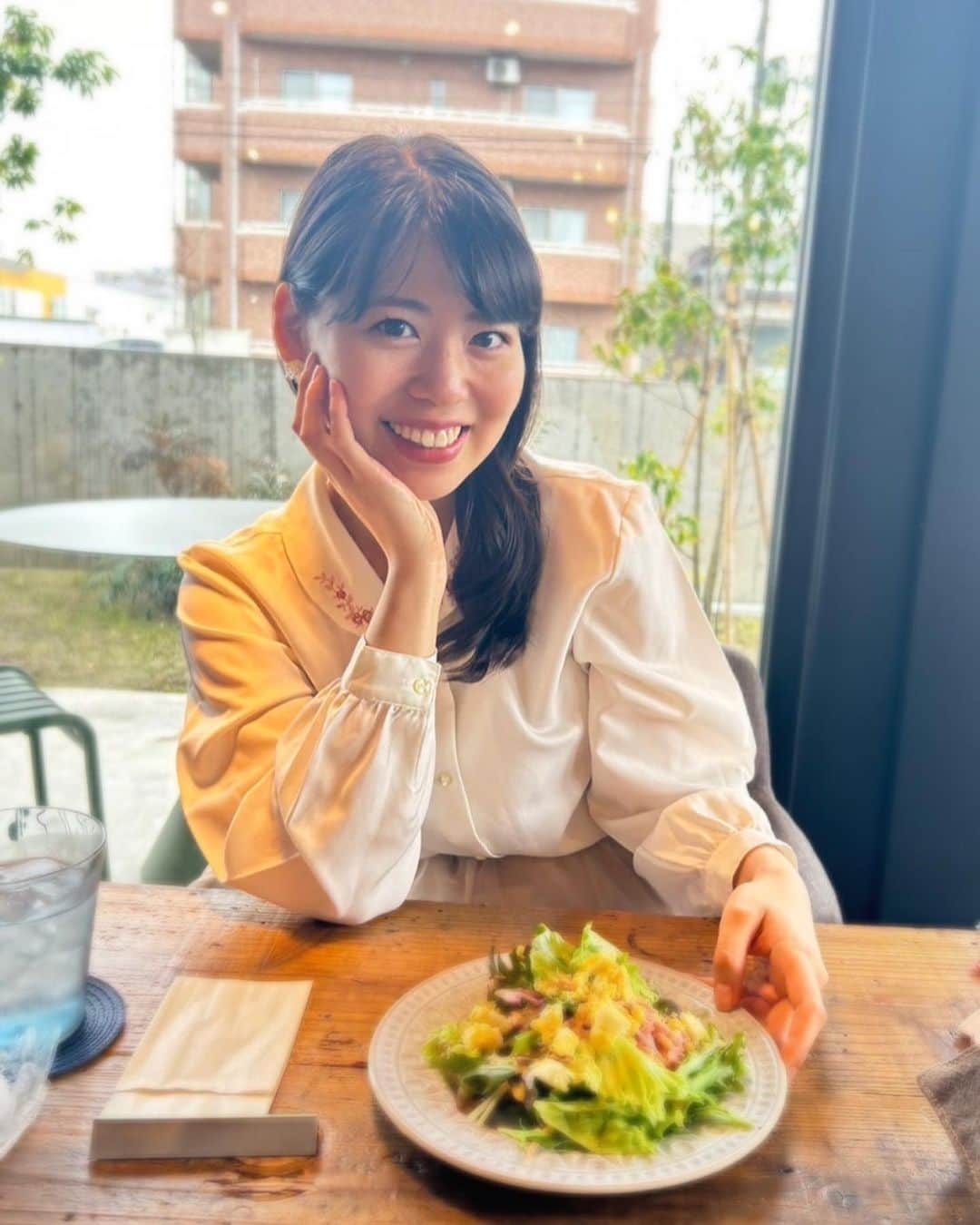 林莉世のインスタグラム：「美味しいもの食べ続けた@新潟 何食べても美味しい🤤  #新潟#新潟のお寿司#お寿司#お寿司好き#海鮮#日本海の幸#海の幸#越後姫#いちじく#林莉世#アナウンサー#フリーアナウンサー#サラダ#サラダ食べたからカロリーゼロ」