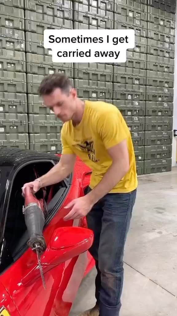 のインスタグラム：「Ummm 🧐 okay @whistlindiesel do your thing lol #carswithoutlimits #carporn #ferrari #carreels」