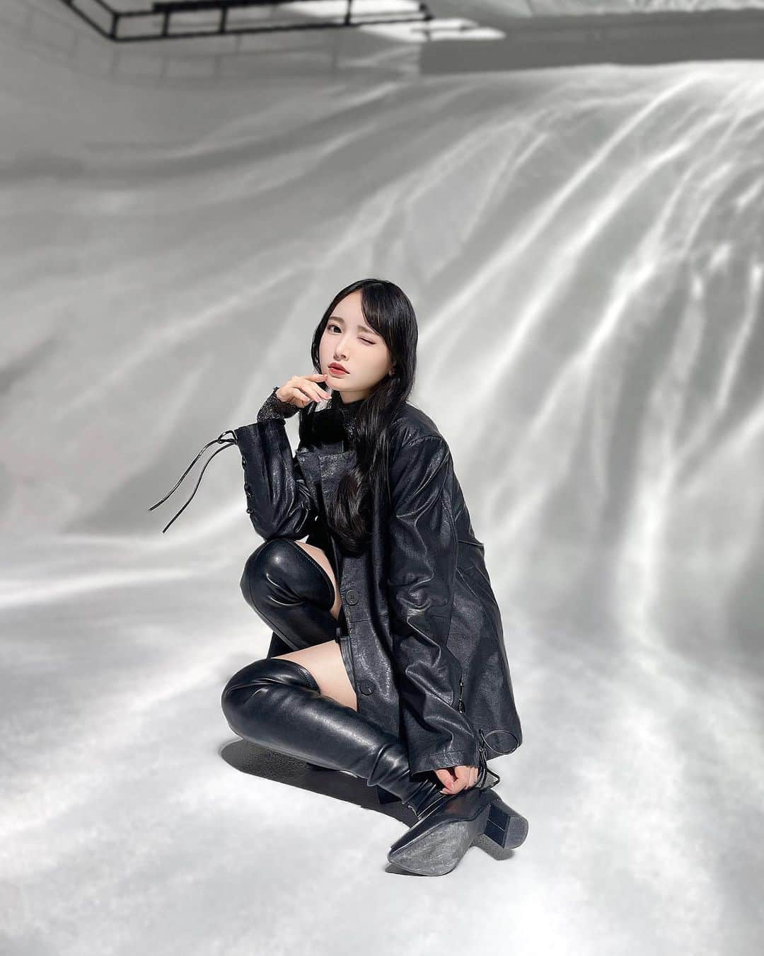 鈴木瞳美のインスタグラム：「❤︎  👼🏻🖤」