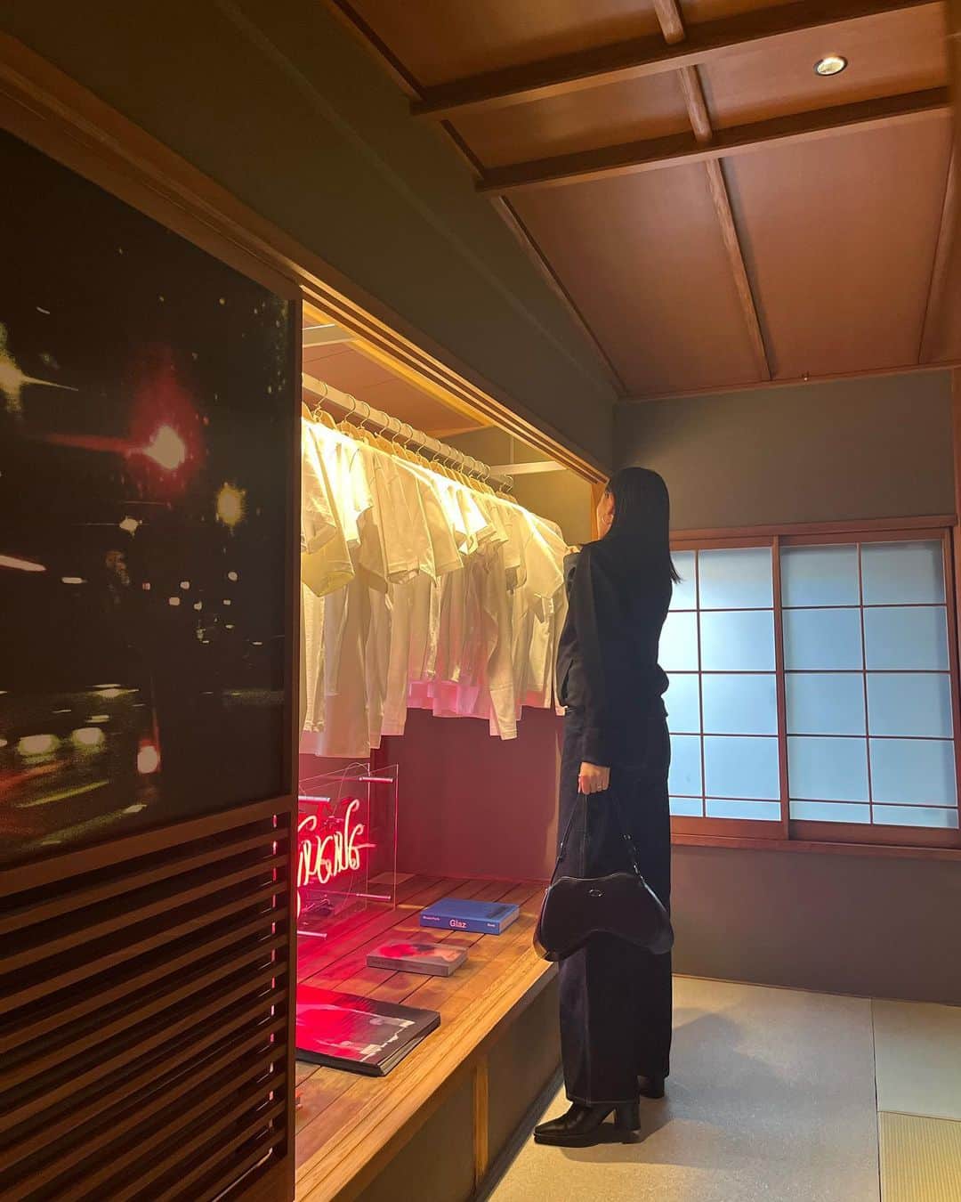 近藤沙良さんのインスタグラム写真 - (近藤沙良Instagram)「agnes b. Gion の新店&カフェ pre openに行ってきました❤︎  祇園の町家を一軒まるごと改築した ブランドの新たなコンセプトショップ。 1Fはカフェ、2Fにはコレクションや限定商品の 展示があって素敵な空間が広がっていました♩  4/15からオープンとのことで カフェメニューも豊富なので 是非京都に来た際には寄ってみて欲しい所♡  @ola__meey さんご招待ありがとうございました🫶🏿  #agnesbgion #agnesb #kyoto #kyotocafe #京都祇園  #京都カフェ #京都アパレル #祇園カフェ #祇園グルメ  #花見小路 #花見小路通 #アニエス #アニエスベー  #アニエスベーカフェ #アニエスべー京都」4月12日 20時57分 - saaara57