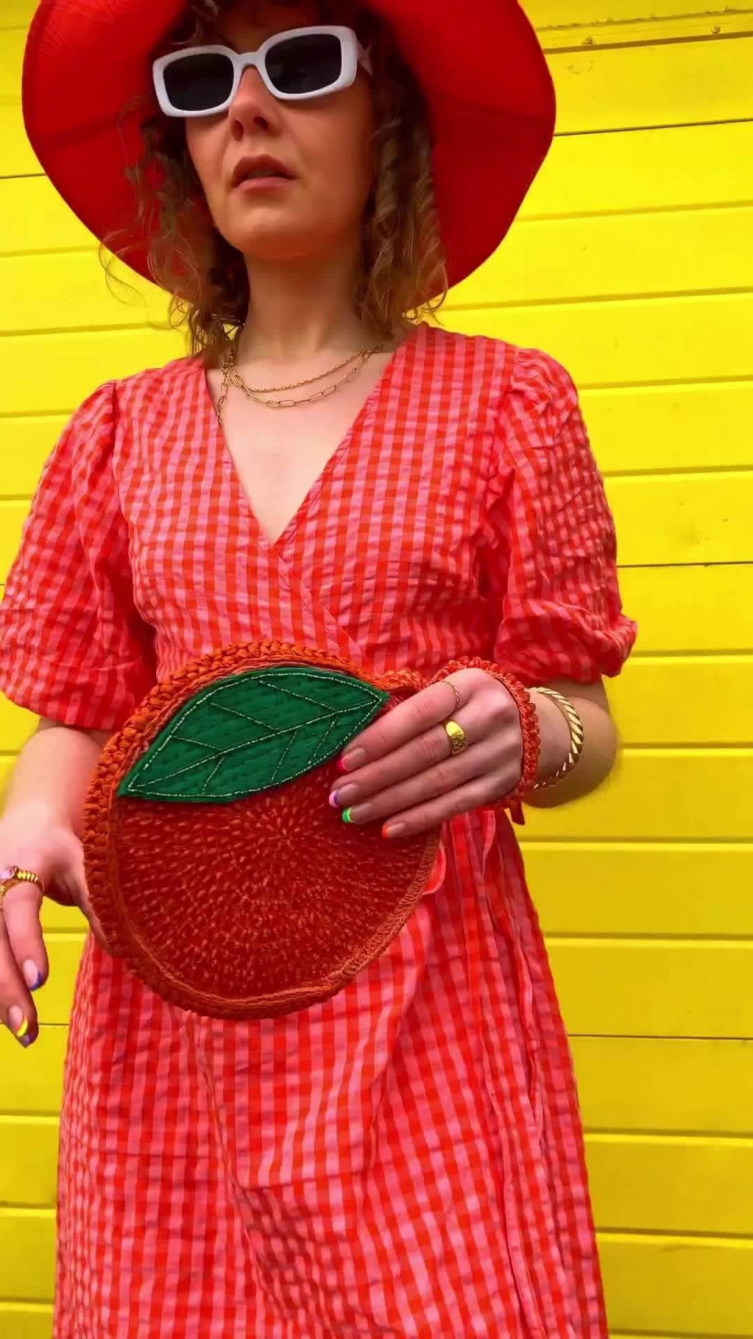 アクセサライズのインスタグラム：「Zesty spring shades? They're growing on us 🍊🍋⁠ Repost: @daniellejuliesp ⁠ ⁠」