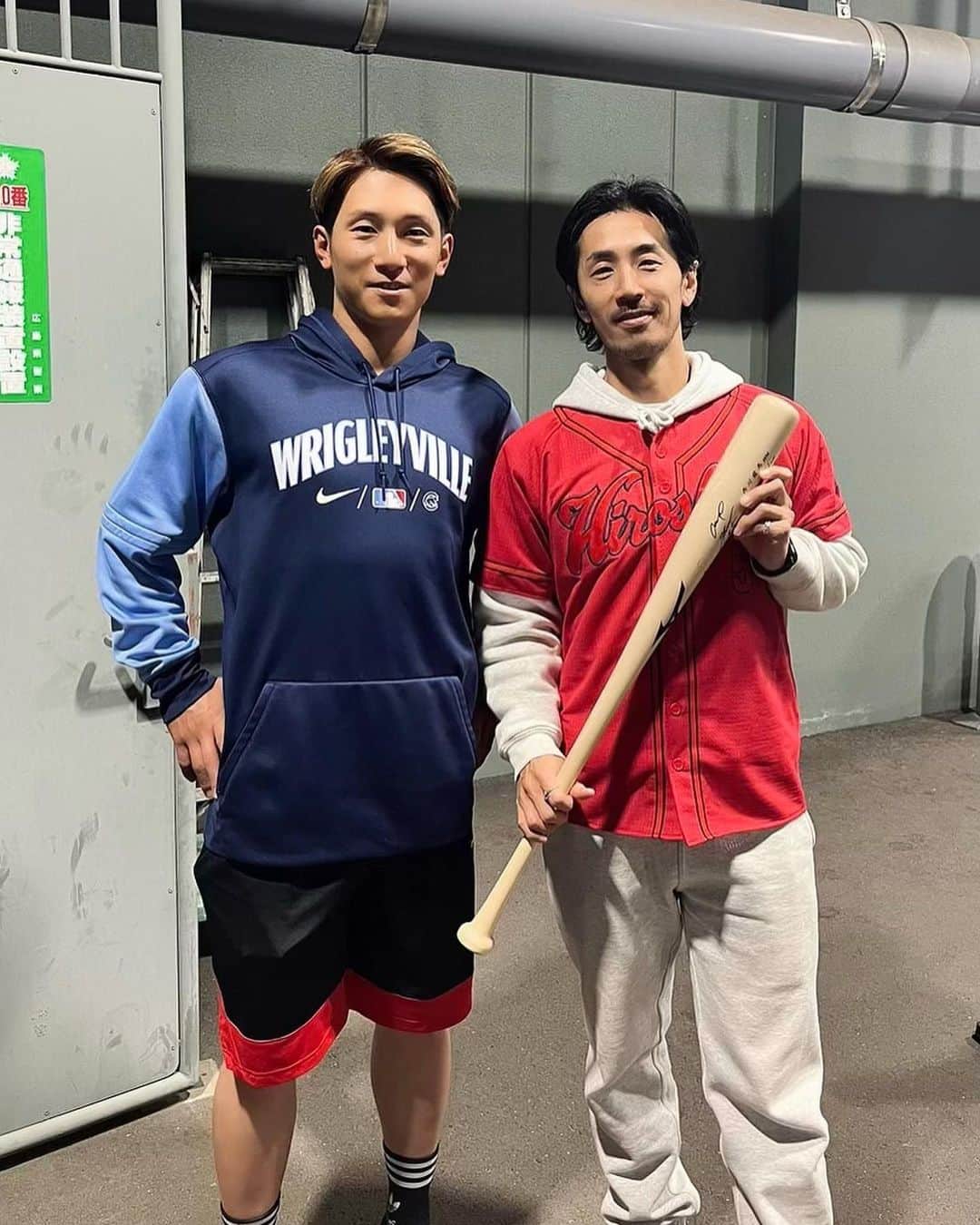 阿部大輔のインスタグラム：「先日広島カープ西川君の応援で初のzoom zoomスタジアムへ！！ この日は西川君の火の出るような2ベースに盗塁も見れて大満足🫰🏽 そして試合後には沢山のプレゼントまで🥹 こんなサプライズしてくれてもう大感激！！ 今シーズンはもちろん、これからも西川龍馬選手を全力応援します🤝 ㅤㅤㅤㅤㅤㅤㅤㅤㅤㅤㅤㅤㅤ ㅤㅤㅤㅤㅤㅤㅤㅤㅤㅤㅤㅤㅤ」