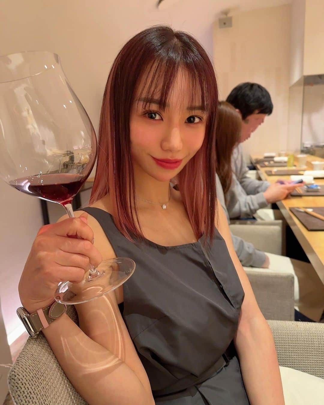 yu-yu.（友癒）のインスタグラム：「. それはそれは楽しくて美味しくて酔いました🍷🫶 最高の息抜き😍  #小熊 #銀座 #銀座ディナー」