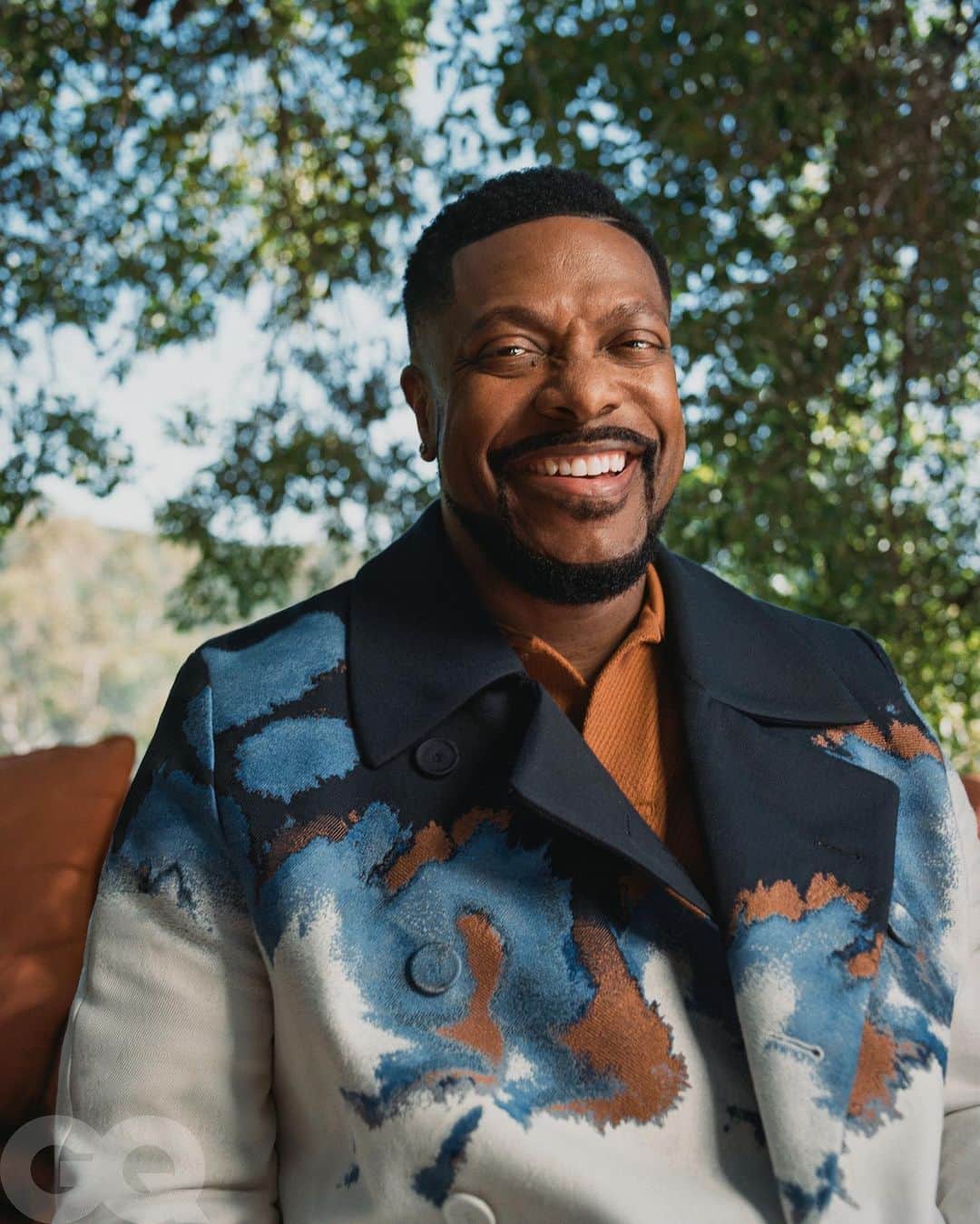 GQさんのインスタグラム写真 - (GQInstagram)「Chris Tucker became a megastar with 'Rush Hour' and then seemed to disappear from the spotlight, re-emerging every couple of years or so. Now, after the longest sabbatical of his career, the actor is coming up for Ben Affleck’s #AIRMovie, which, in @christucker’s telling, marks the beginning of a new era.   Read the #GQHYPE story at the link in bio. Written by @the_summerman. Photos by @sheekswinsalways. Styled by @jan.quammie.」4月12日 21時10分 - gq