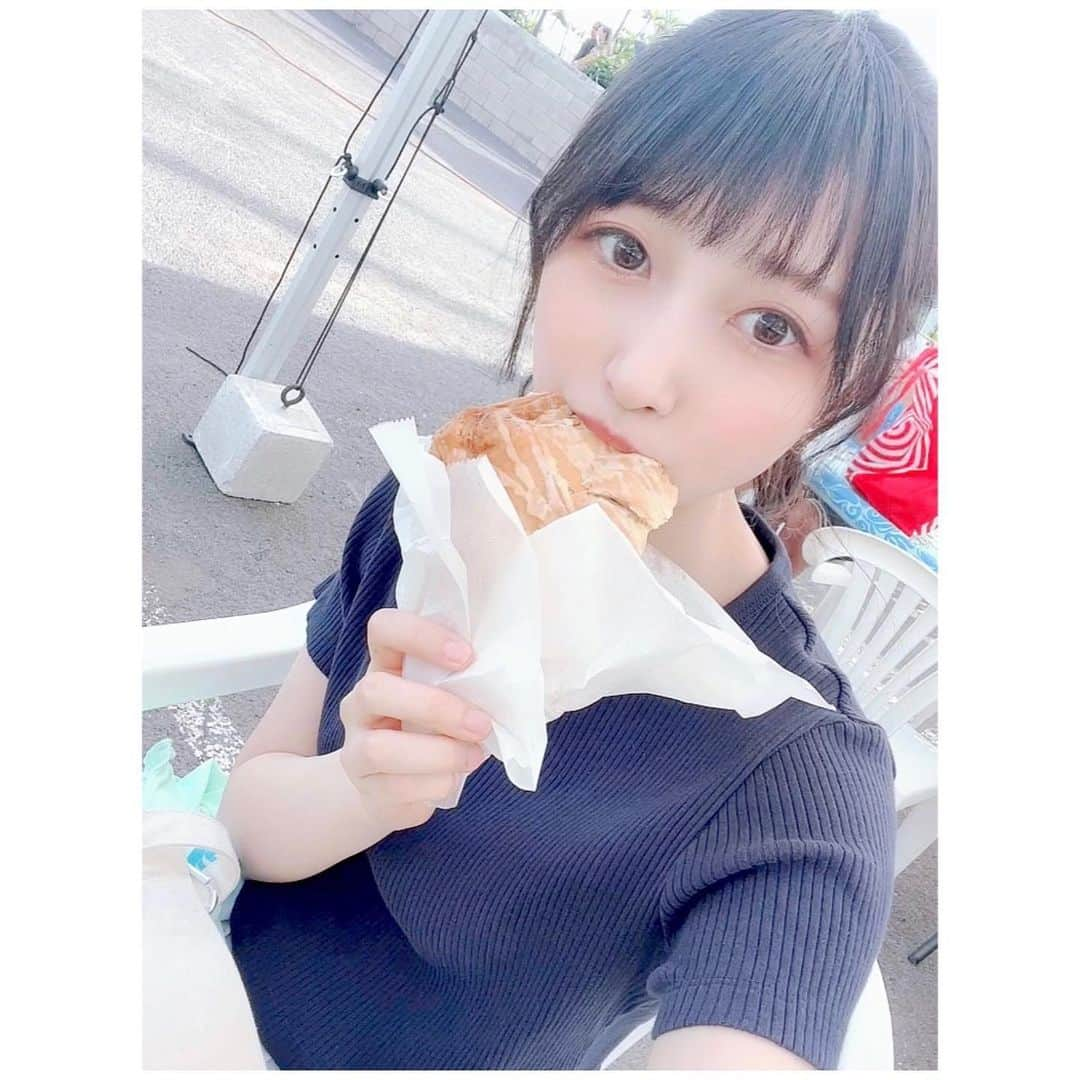 山崎エリイのインスタグラム：「ㅤㅤㅤㅤㅤㅤㅤㅤㅤㅤㅤㅤㅤㅤㅤㅤㅤㅤㅤㅤㅤㅤㅤㅤㅤㅤㅤㅤㅤㅤㅤㅤㅤㅤㅤㅤㅤㅤㅤ もぐもぐもぐもぐ🤤🤤🤤  昔は甘いものが得意では無かったのですが 年々甘党寄りになっている気がします。  味覚って変わるんだなぁ🍨💭  #Hawaii #アップルパイ #NaluHealthBar&Café #アサイーボウル #Lappert'sHawaii #アイス #チョコミン党 #旅行 #山崎エリイ #Erii」