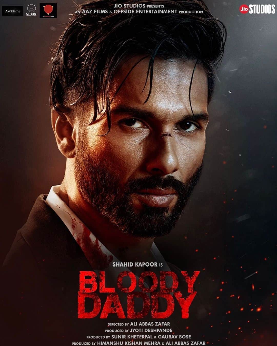 シャーヒド・カプールのインスタグラム：「Teaser dropping BLOODY soon.  @aliabbaszafar @ihimanshumehra #JyotiDeshpande @sunirkheterpal @gauravbose_vermillion @officialjiostudios @officialjiocinema @aazfilms @offsideent @thevermillionworld @dianapenty @sanjaykapoor2500 @ronitboseroy @simplyrajeev @vivanbhathena_official @zeishanofficial @ankurbhatia @mukeshsbhatt @iamsartaajkakkar」