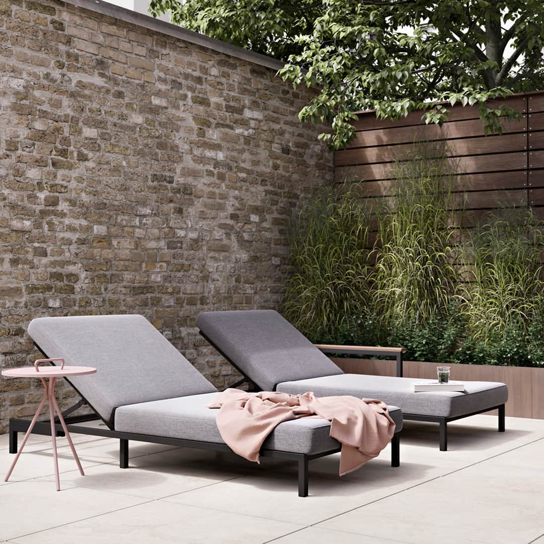 BoConceptのインスタグラム：「Create your ideal outdoor retreat with Rome. With an unfussy aesthetic that doesn't compromise on comfort, our Rome outdoor furniture is all your need to transform your outdoor space. Discover Rome via link in bio.  #boconcept #liveekstraordinaer #ekstraordinærsince1952 #anystyleaslongasitsyours #danishdesign #balconyspace #gardenliving #outdoorinterior #outdoorspace #outdoorfurniture」