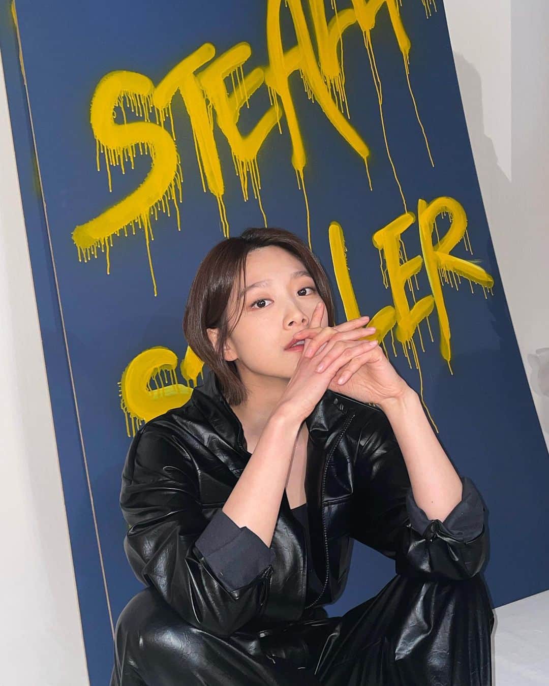 イ・ジュウのインスタグラム：「STEALER👣」