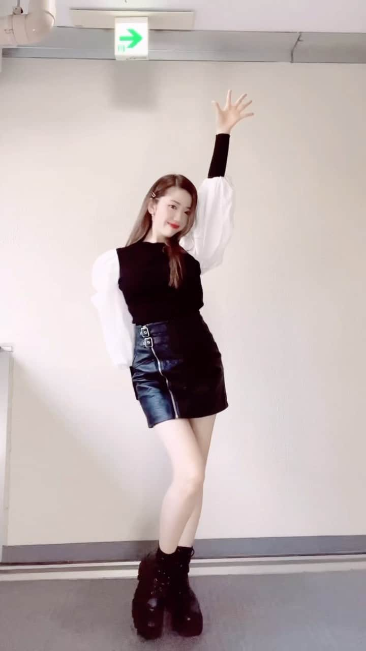 濵松里緒菜のインスタグラム：「IVE - I AM 反転(Mirrored) ver. 🤍  https://vt.tiktok.com/ZS8sRbm9W/  Please check out my TikTok account for more!!  I also have a Mirrored/Slow ver. for other songs  on my TikTok for those of you who want to learn  the dance for more kpop songs🥰  www.tiktok.com/@riona_poshgirls.official  The link is also in my bio🫶  #IVE #아이브 #IAM #아이엠 #IAMchallenge #아이엠챌린지 #IveIVE #아이해브아이브 #kpop#kpopdance #dancecover  #dancetutorial #tutorial #ダンス #踊ってみた  #反転 #スロー #アイドル #아이돌  #PoshGirls #파시걸스 #Riona #리오나 #rionahamamatsu」