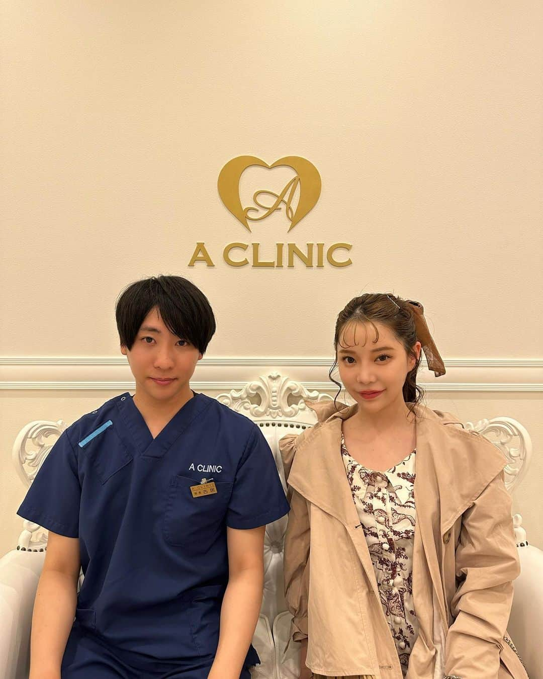 林田沙綾さんのインスタグラム写真 - (林田沙綾Instagram)「ついに！ ラミネートベニアを #aclinicデンタル で @aclinic_furui 古居先生にしてもらうことに決めました🥺 ずっと、憧れてたのでとっても楽しみ！ ラミネートベニアは、セラミックとは少し違って、歯を薄く削ってそこにジルコニアを張るイメージです！ 例えるとすれば、ネイルみたいな感じかな？？ 歯に負担もないし、素晴らしいと思い 私は、前歯６本をすることになりました🫶🏻 2回めで自分の歯形ができるので 楽しみ🤍  #ラミネートベニア #セラミック #セラミック矯正 #削らないセラミック #削らないラミネートベニア #aclinic #aクリニック #エークリニック #aclinicデンタル #aclinicdental #デンタルクリニック #審美歯科 #矯正歯科 #セラミック矯正 #インビサライン #ホワイトニング #ワイヤー矯正 #マウスピース矯正 #オーラルケア #古居憲」4月12日 21時39分 - saaya.xoxo