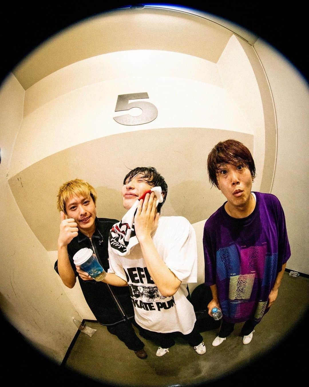 FOMAREさんのインスタグラム写真 - (FOMAREInstagram)「2023.4.12 渋谷CLUB QUATTRO  SHE'll SLEEP "NINE TOUR 2022-2023"  FINAL SERIES  THANK YOU‼︎  photo by @ruihashimoto」4月12日 21時50分 - fomare_official