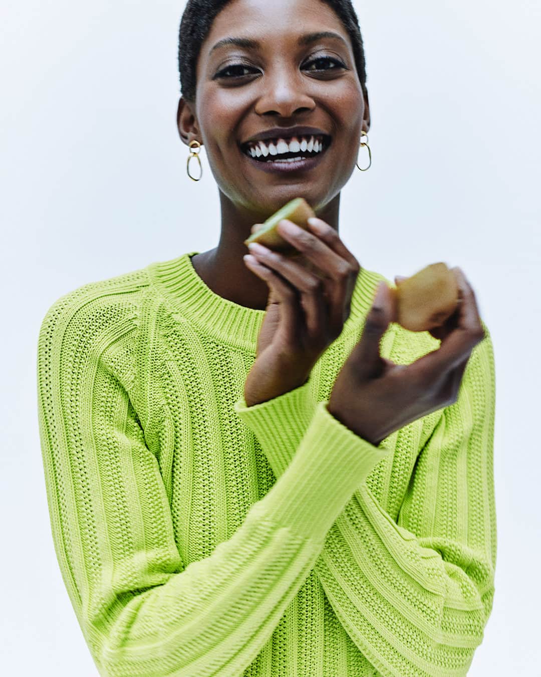 The Outnetのインスタグラム：「Ease up your style with Iris & Ink’s versatile offering. From timeless knitwear to wardrobe staples. Head to our link in bio to shop the brands quality classics that will effortlessly fit into your everyday life.」