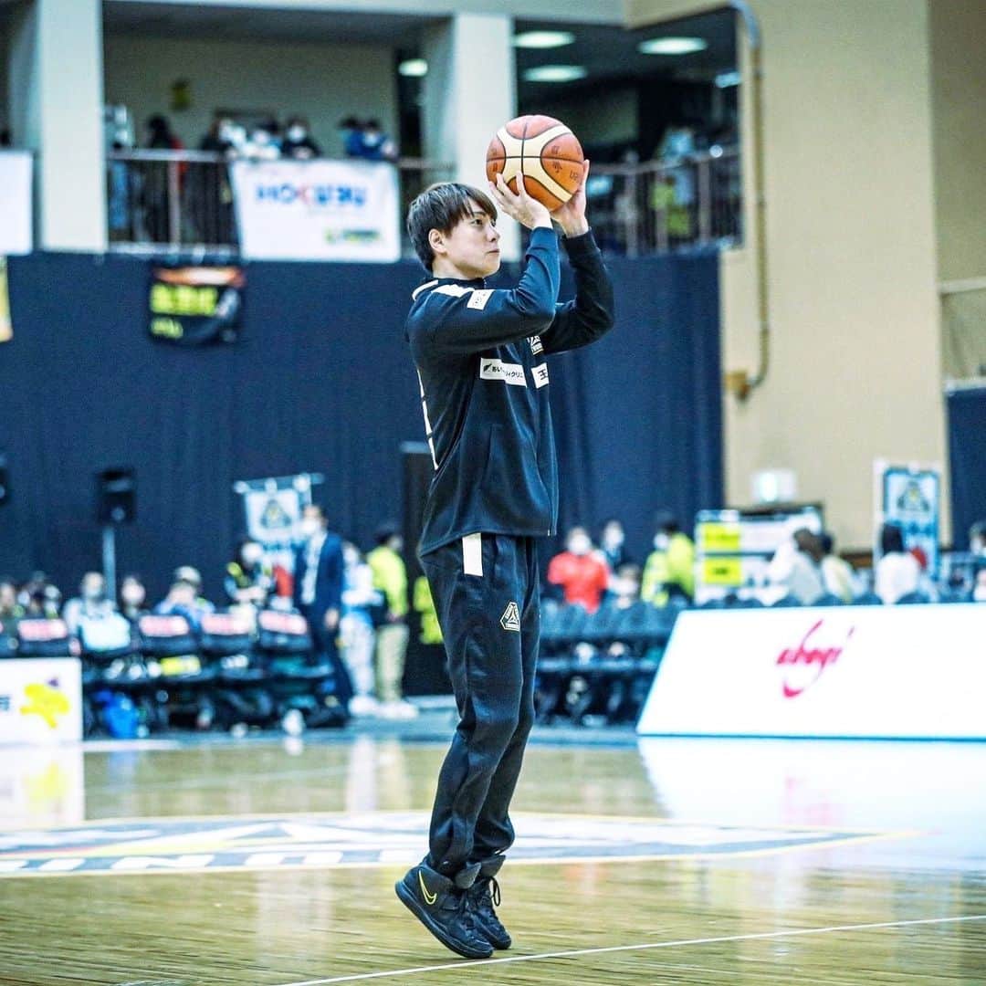 のインスタグラム：「今節は平日のアウェーゲームです。 後押し、応援をよろしくお願いします。 試合の日程はこちら。 ↓ 日時・4月12日（水） 試合開始・19:05 対戦相手・茨城ロボッツ 試合会場・アダストリアみとアリーナ  #BLEAGUE #20222023シーズン #ONE #群馬クレインサンダーズ #20年目 #五十嵐圭」