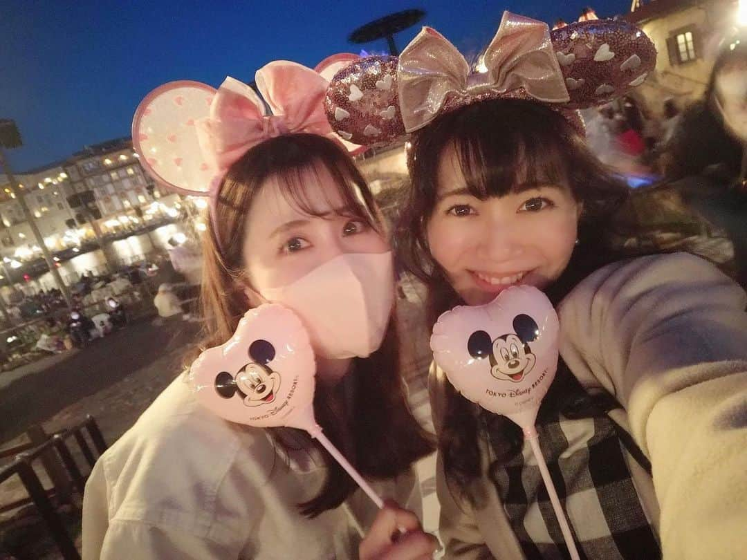 田中めぐみのインスタグラム：「【#Disney】  ❤️親友ちゃんと🏰🌏デート❤️  大人ディズニー●🎀●  🚁ソアリン🌌と、 トイ・ストーリー・マニア！🤖 に無事、乗ることができました〜🎡  ちなみに・・・🤩 あま💞1時間のベスト記録🎯更新👏  止まらない弾丸トークに🗣️ 幸せ空間🧸🐢🦊最高だったな〜🥰  次は🤭ランド🏰やね〜🤩❣️  #ディズニー #ディズニーシー #ミッキー #ミニー #ダッフィー  #メルヘン #かわいい #可愛い #夢の国  ‪#駄菓子アナウンサー‬ ‪#駄菓子屋 #駄菓子女子 ‬ ‪#駄菓子 #日本駄菓子協会 #公認‬  ‪#女子アナ #フリーアナウンサー ‪#田中めぐみ #ホリプロ #アナウンサー‬  🎙お仕事のご依頼は💁‍♀️ プロフィールのリンクから、 事務所にお問合せお願いします！  https://lit.link/tanakamegumi12」