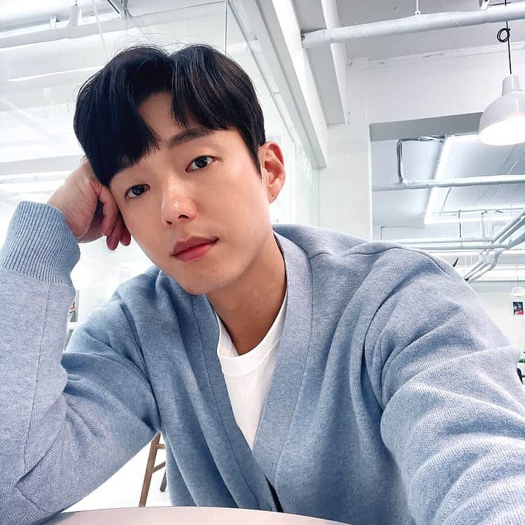 さんのインスタグラム写真 - (Instagram)「여행 다녀오고 싶다 ~ 여행 다녀오신 분? 🐰」4月12日 14時18分 - actor_hajun