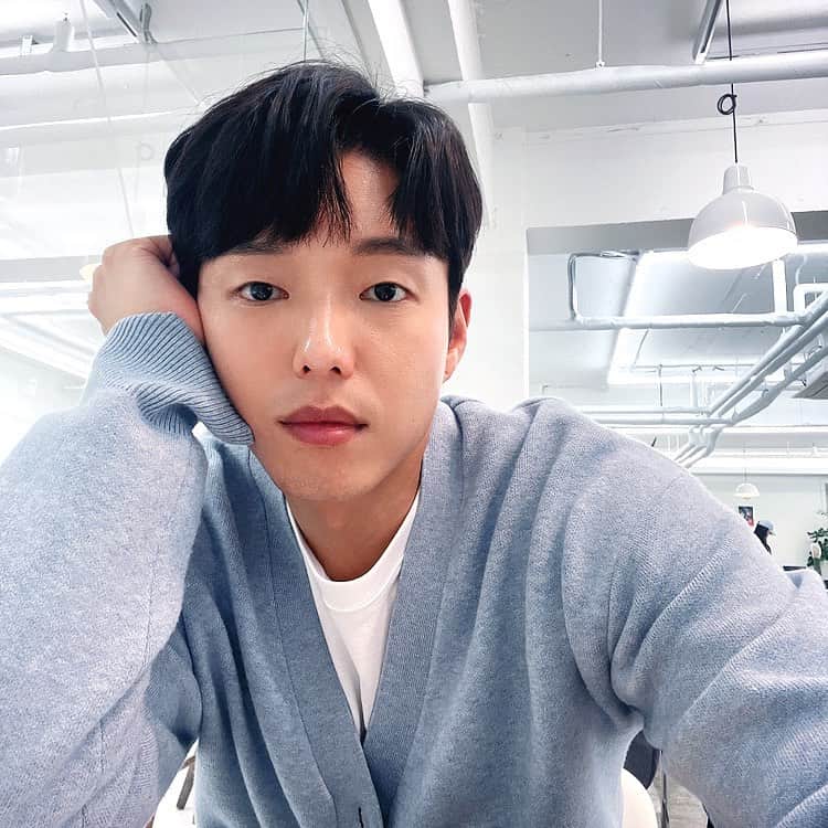 さんのインスタグラム写真 - (Instagram)「여행 다녀오고 싶다 ~ 여행 다녀오신 분? 🐰」4月12日 14時18分 - actor_hajun