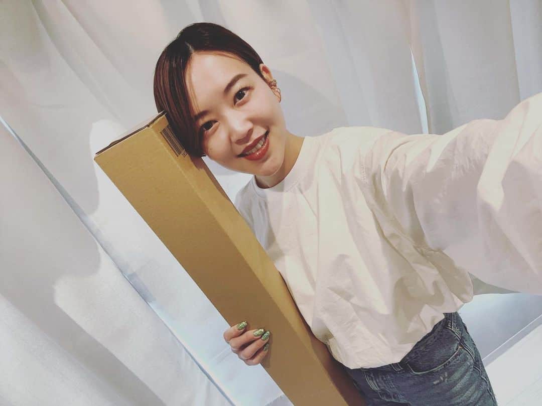 橘幸さんのインスタグラム写真 - (橘幸Instagram)「2023.4.12【窓】  外から丸見えだった窓に  シートを貼りました！  これでセッションやレッスン中に  カーテンが開けられます♪  陽の光って大切ですよね。  お客様にとってより良い空間になるように  日々改善です！  @meiko_tsuchida_1203   @kou_tachibana_1203   ＊＊＊＊＊＊＊＊＊＊＊ 【メンタルコーチング・体験セッション募集中】  今の自分を知ることで、  もっと成長できる。  ご興味がある方は  DM/メールからお問合せください♪  #メンタルコーチ #メンタルコーチング #コーチング #コーチングセッション #メンタル #メンタルトレーニング #バレトン #バレトンインストラクター #パーソナルトレーニング #元宝塚 #元タカラジェンヌ #橘幸 #つちだめいこ」4月12日 14時55分 - kou_tachibana_1203