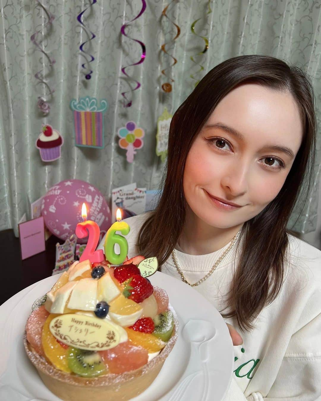 アシュリーさんのインスタグラム写真 - (アシュリーInstagram)「2023.04.11🎂  美味しいものいっぱい食べて、たくさんのおめでとうももらって幸せな1日でした🙈🤍 Thank you all for the Birthday wishes🫶」4月12日 15時17分 - kutycat