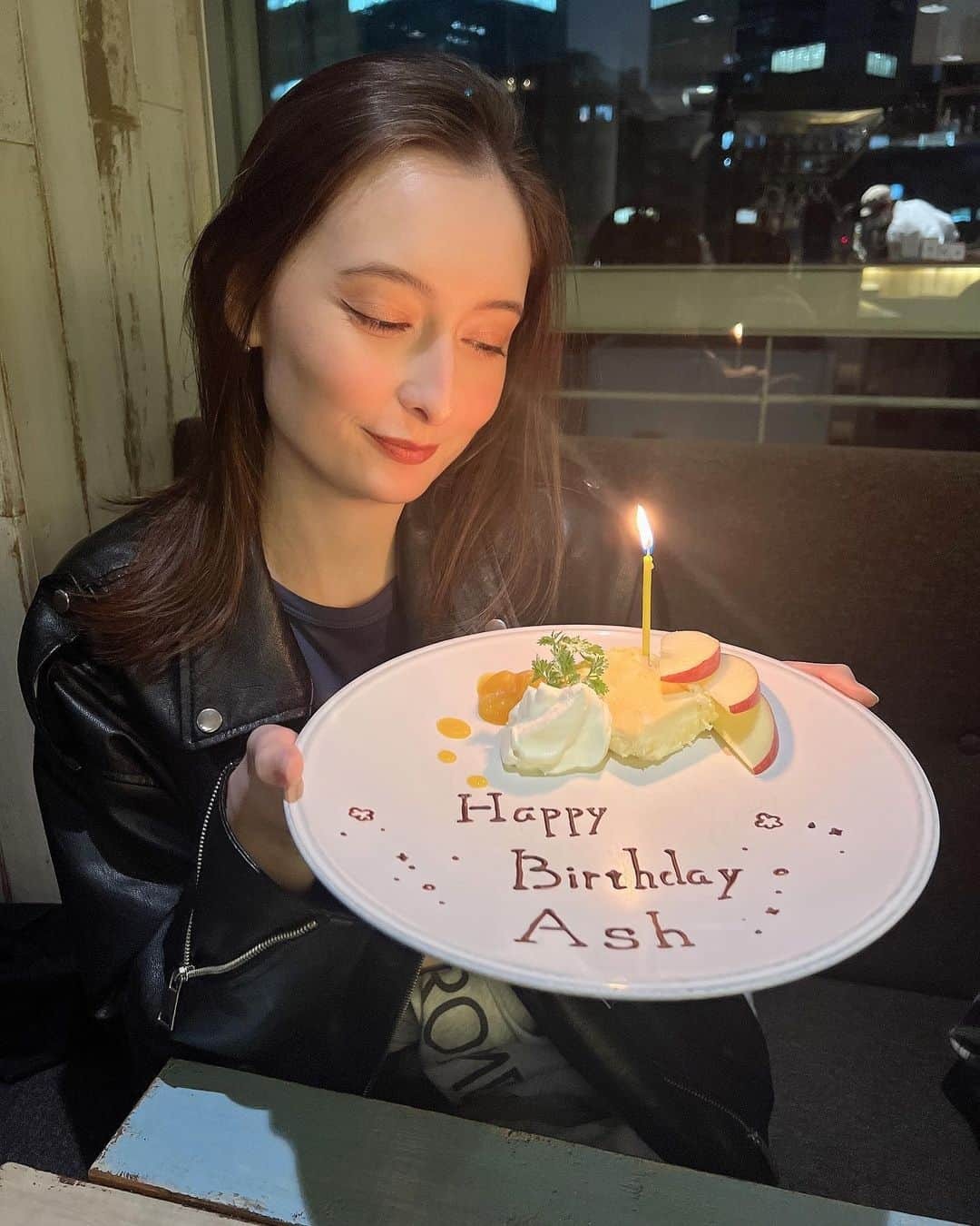 アシュリーさんのインスタグラム写真 - (アシュリーInstagram)「2023.04.11🎂  美味しいものいっぱい食べて、たくさんのおめでとうももらって幸せな1日でした🙈🤍 Thank you all for the Birthday wishes🫶」4月12日 15時17分 - kutycat