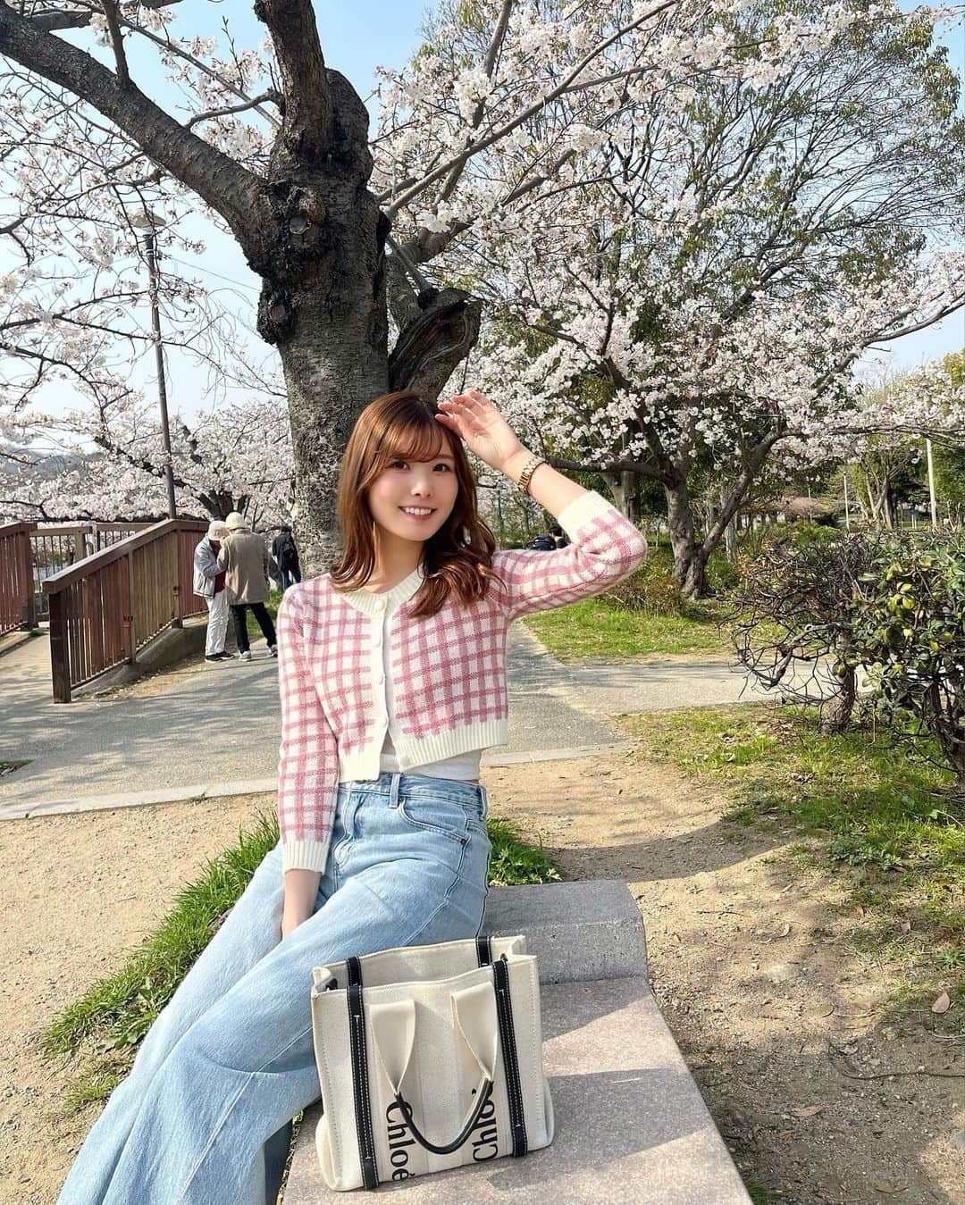YOUKORINさんのインスタグラム写真 - (YOUKORINInstagram)「今年は桜とたくさん写真が 撮れて良かった🌸  毎月レーザートーニングで @yagbeauty_official  に通ってるよ🏥✨ @dual_clinic_kobe   シミや肌トーンアップに 欠かせないレーザー🫡 日焼け対策も合わせて頑張ります💕  #yagbeautyclinic#dualclinic#神戸#神戸院#レーザートーニング#yagレーザートーニング#美容#美肌ケア#美容医療#rrr マスクパック#神戸」4月12日 15時16分 - xxy0uc0riinxx