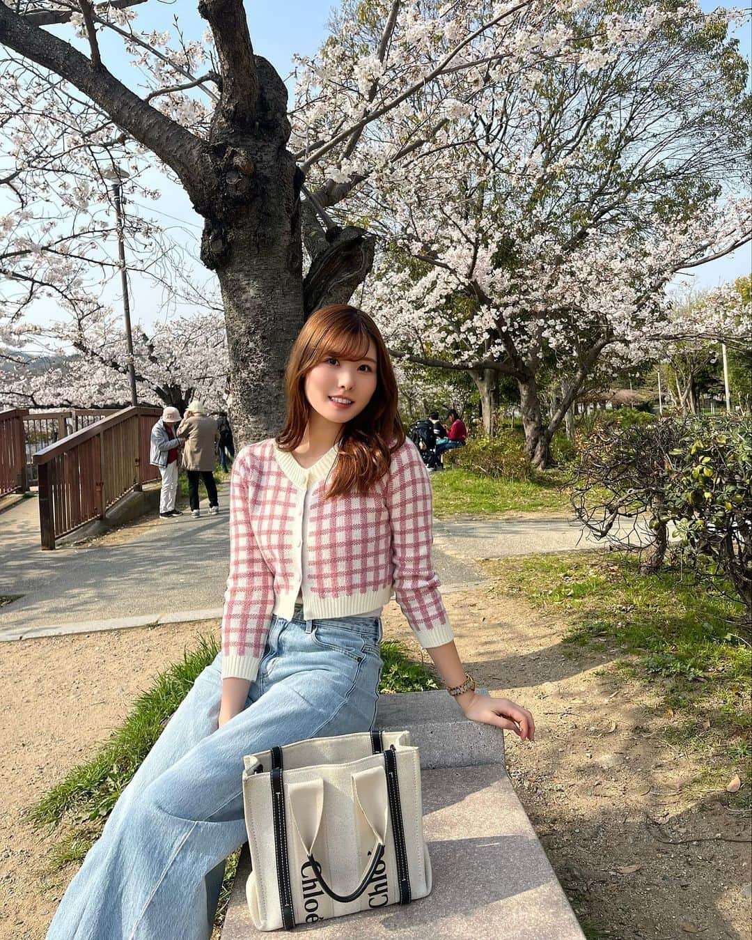 YOUKORINさんのインスタグラム写真 - (YOUKORINInstagram)「今年は桜とたくさん写真が 撮れて良かった🌸  毎月レーザートーニングで @yagbeauty_official  に通ってるよ🏥✨ @dual_clinic_kobe   シミや肌トーンアップに 欠かせないレーザー🫡 日焼け対策も合わせて頑張ります💕  #yagbeautyclinic#dualclinic#神戸#神戸院#レーザートーニング#yagレーザートーニング#美容#美肌ケア#美容医療#rrr マスクパック#神戸」4月12日 15時16分 - xxy0uc0riinxx