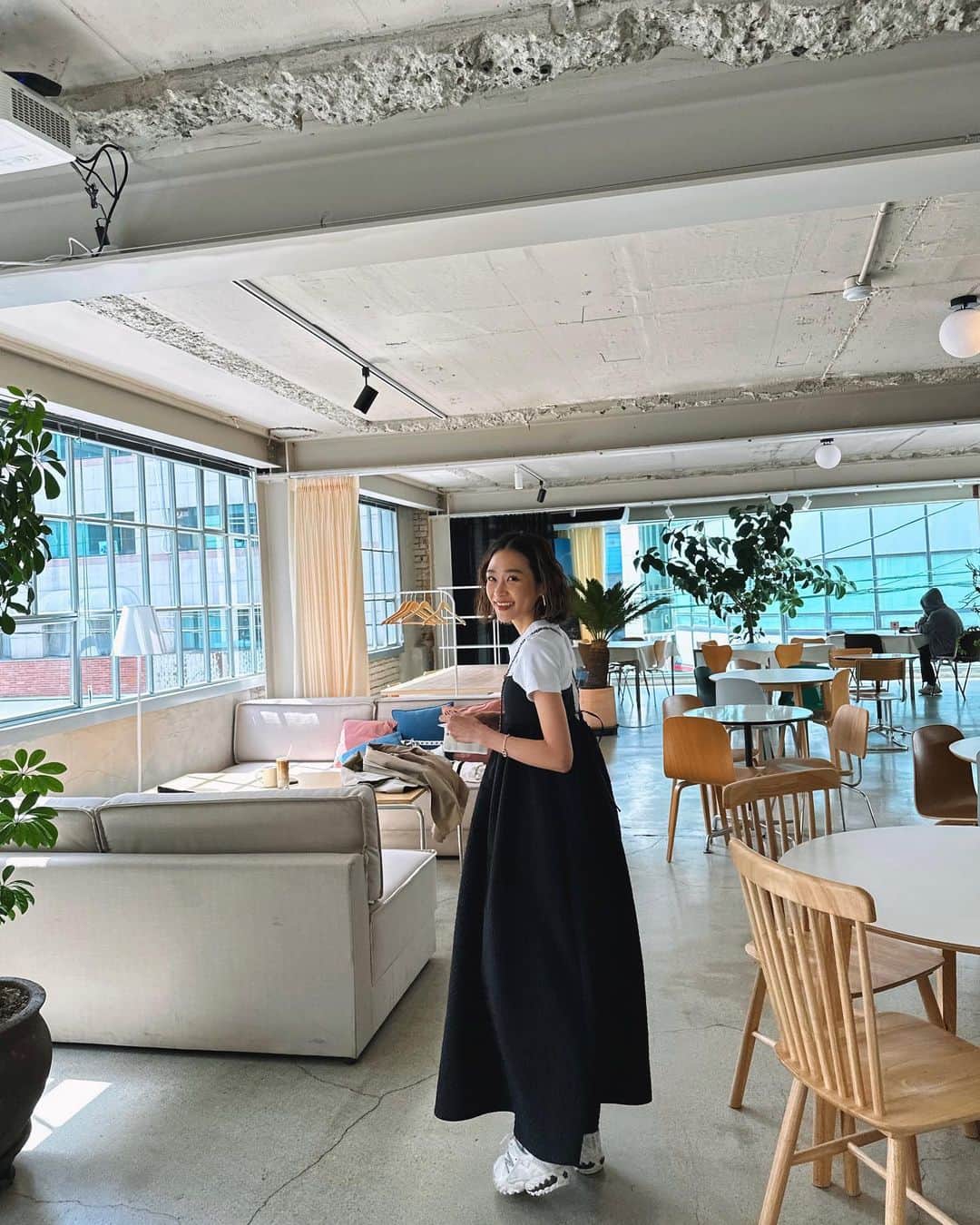 小梶恵莉さんのインスタグラム写真 - (小梶恵莉Instagram)「. MIDTOWN cafe.  1階、2階、テラス席 とぜーんぶ素敵で落ち着く空間やった🫶🏼🤍  また行きたい🫶🏼  . #korea#韓国旅行」4月12日 15時17分 - eri3580