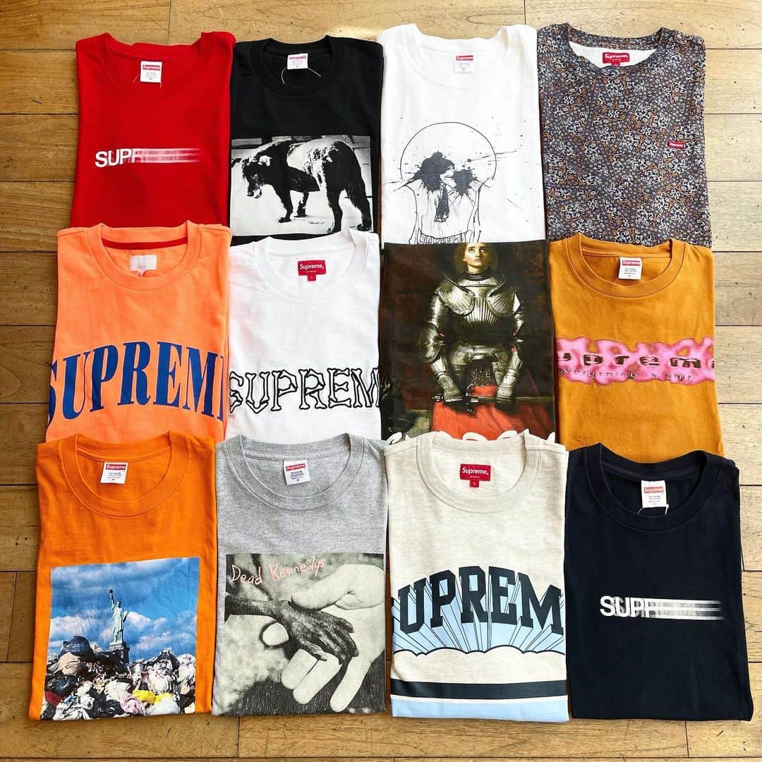 fools_judge_streetのインスタグラム：「SUPREME Tee Collection✨ ¥10,000-以下のTシャツを集めてみました👍 この他にもまだまだございます♪  店頭にてご覧頂けます。 プロフィール欄より、 オンラインストアページにアクセスできます。 ※その他ご不明点は店頭または、 DMまでお問い合わせください。  如有任何疑问，请在instagram上留言。 欢迎浏览我们的网上商店以及光临我们在原宿的实体店。  For inquiries, please message us on instagram. Please confirm our online store. Thank you.  #supreme #supremeforsale #supremenyc #supremenewyork #シュプリーム #foolsjudge」