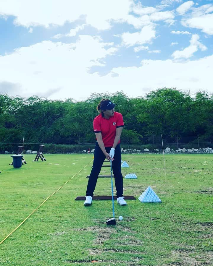 イリー・リーのインスタグラム：「My first LPGA tournament in 2023!! I’m very excited to come back from shoulder injury and also be able to play again.   Thank you so much for Joseon Family for supporting me, @louiscastelgolf  @도승종 선배님, @bringko_official  @callawaygolf  @thecitygolf_la and @jillianlovesyoo ❤️  Without your support, it wouldn't have been possible.」