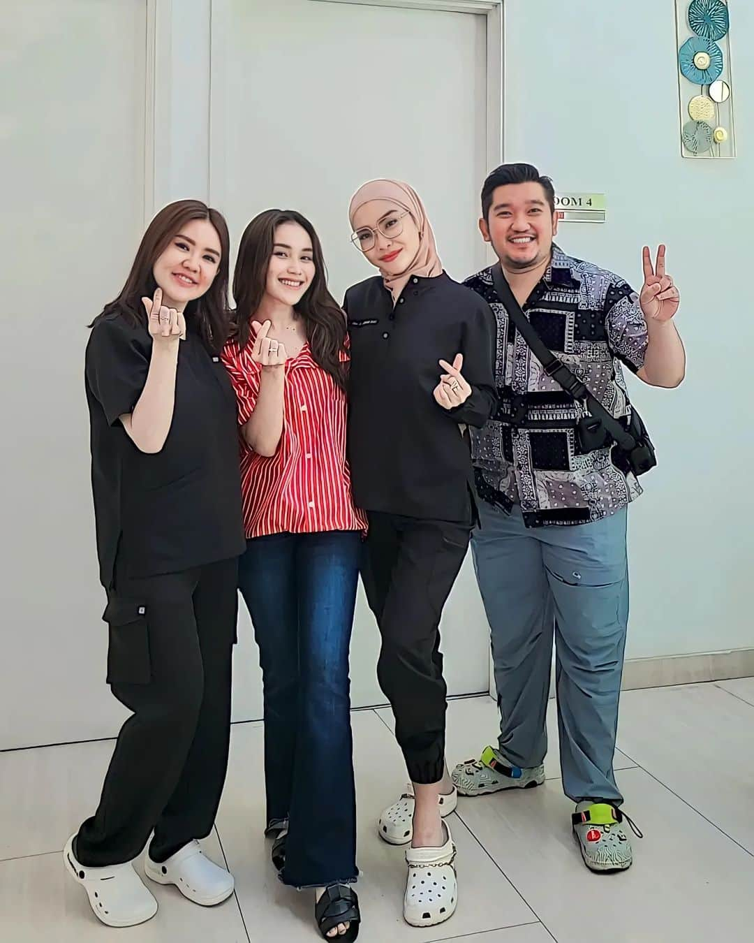 アユ・ティンティンさんのインスタグラム写真 - (アユ・ティンティンInstagram)「Thank you dokter" syg 🥰😘 luv always @klinikdermaprojakarta 💋💃 alhamdulillah rezeki aku hheheheh luv dokta muuaah❤️❤️」4月12日 15時58分 - ayutingting92