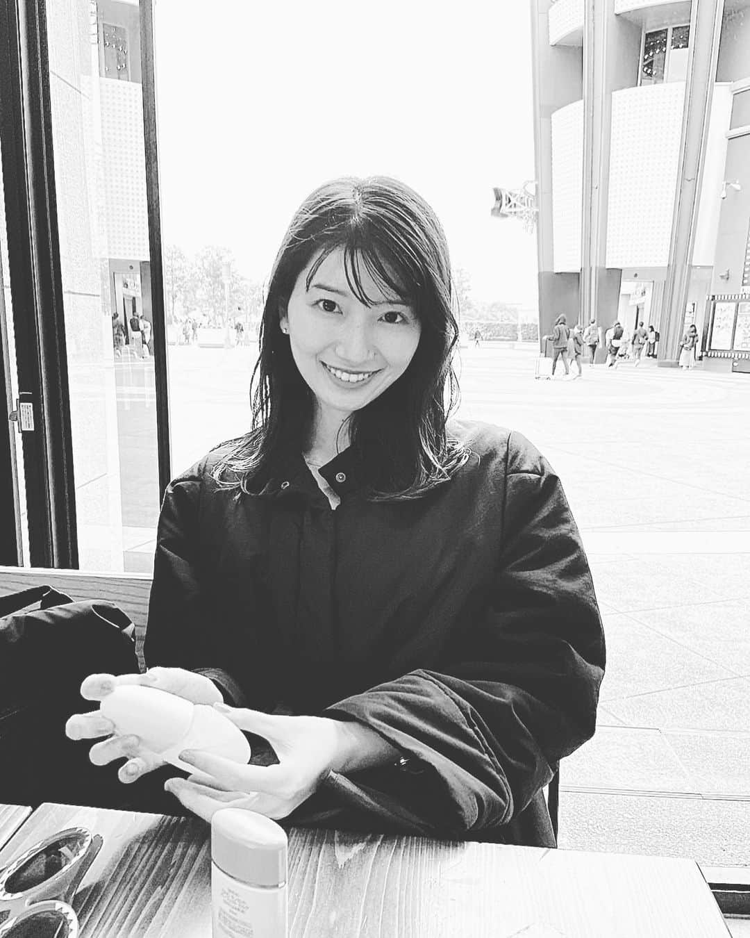 吉村恵里子さんのインスタグラム写真 - (吉村恵里子Instagram)「・ 今日はとあるロケで大阪に🫶 ずっっと楽しみにしていたので 終わった今も余韻で満たされています…  また告知しますね！ あえてどこかわかりにくい 白黒にしました笑⚪️⚫️」4月12日 16時29分 - yoshimura_eriko