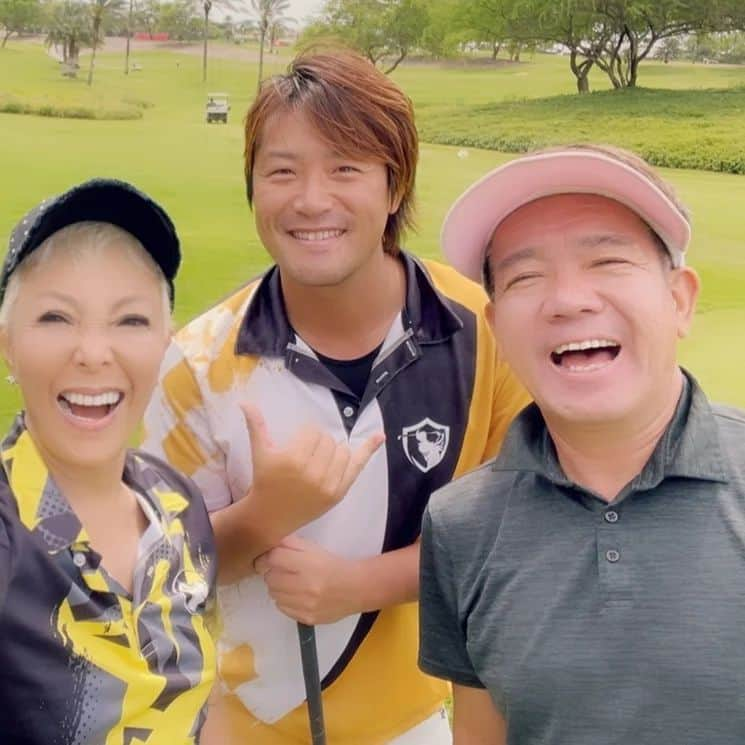 ピーターさんのインスタグラム写真 - (ピーターInstagram)「ホアカレイCCに、翔一君、智也さん、岩瀬さんと⛳でーす♥️  アラモアナに出来た拉麺「神座(かむくら)」に、ハヤコさんと…。  そして、千尋さんにご紹介いただいた、ワイキキの「ルアナ」で、全身マッサージ‼️  甦りました(笑)  　　　　　　　慎之介拝  #ピーター #池畑慎之介 #ハワイ #ひとり旅 #ホアカレイcc #ゴルフ #心玄 #ルアナ #マッサージ #神座かむくら」4月12日 16時40分 - oziba1952