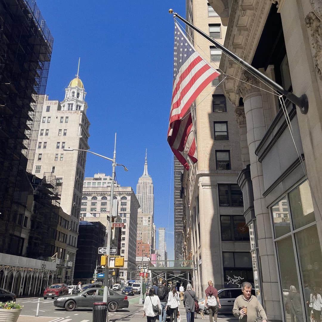 Lizのインスタグラム：「I will return back to my country soon 🇯🇵   I don't want to go back to Japan because New York is very fun,haha；)」