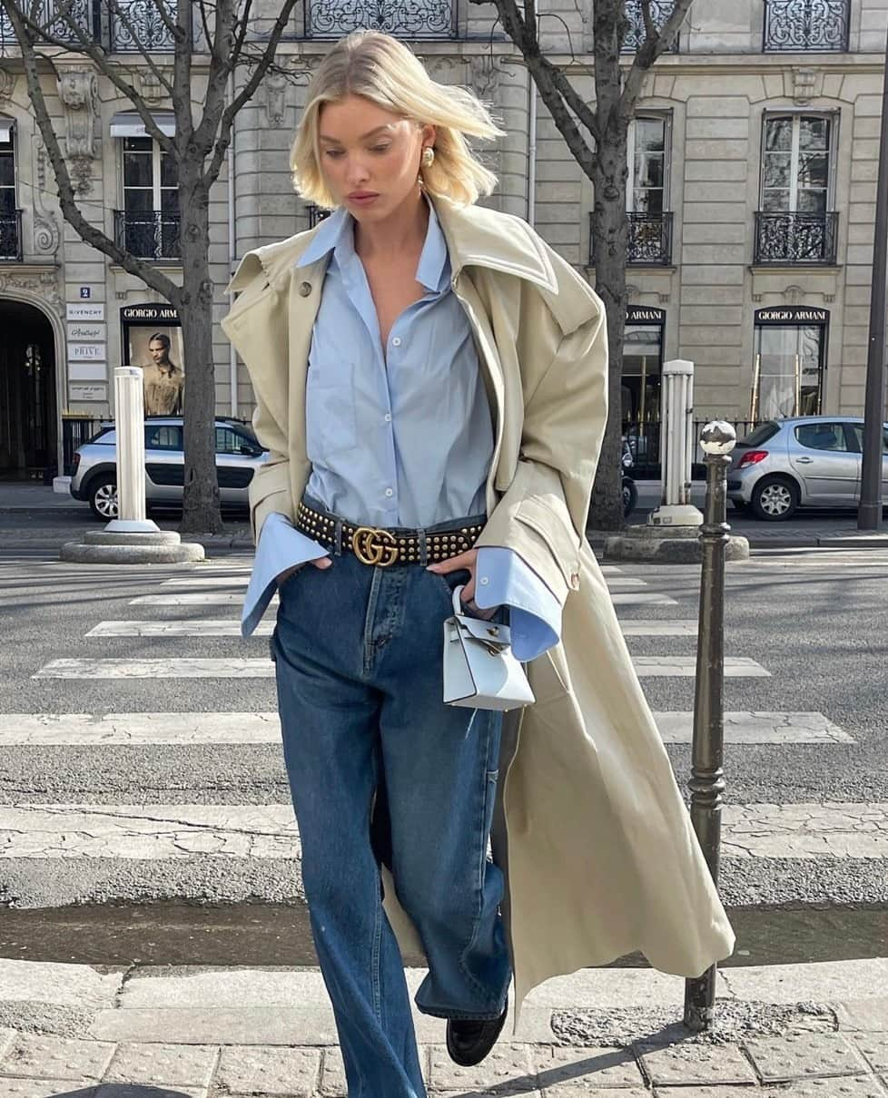 ELLE DKさんのインスタグラム写真 - (ELLE DKInstagram)「Trenchcoat-sæsonen er endelig skudt i gang, og den klassiske overgangsjakke er perfekt i kombination med en løs skjorte, baggy jeans og chunky loafers a la den svenske topmodel #ElsaHosk. Via link i bio kan du se 10 cool #trenchcoats til foråret.⁠ ⁠ Foto via @hoskelsa」4月12日 17時05分 - elledanmark