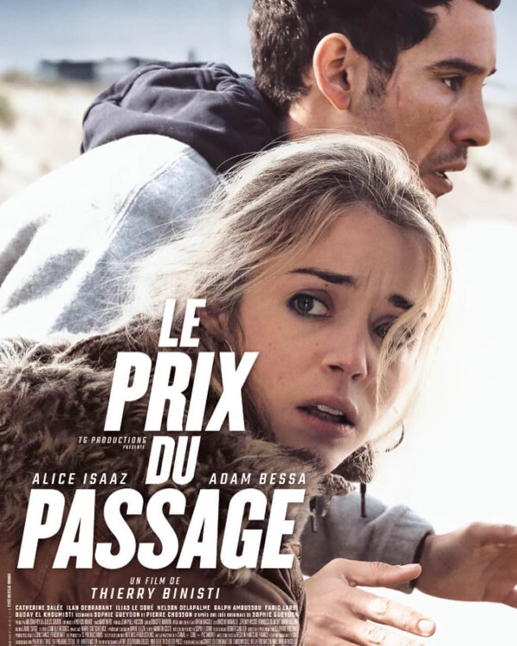 アリス・アイザズのインスタグラム：「LE PRIX DU PASSAGE  Aujourd’hui en salle ✨  Synopsis :  Natacha, 25 ans, jeune mère célibataire galère pour élever son fils Enzo, 8 ans. Walid, lui, attend de réunir assez d’argent pour payer son passage vers l’Angleterre. Aux abois, ils improvisent ensemble une filière artisanale de passages clandestins.」