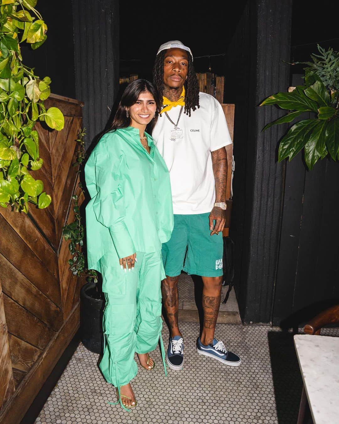 ウィズ・カリファのインスタグラム：「They wanna smoke Khalifa🤘🏽」