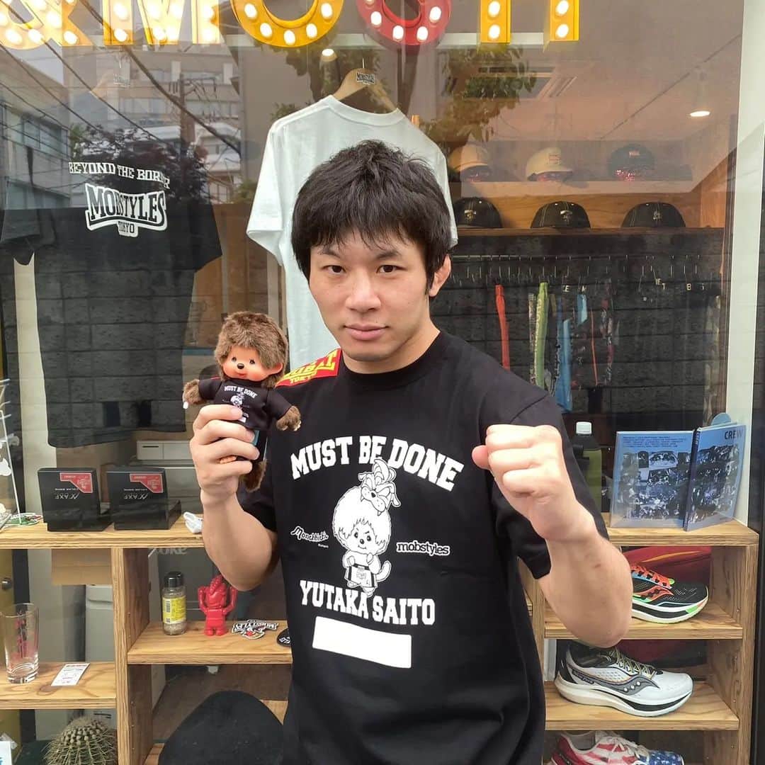 のインスタグラム：「モンチッチTシャツは17日までの追加受注で、私とコラボモンチッチ人形はセキグチさんサイトで18日までの追加受注になります。  トライファイトさんでもロングスリーブ、ジップパーカーが出てます。  凄くいいコンディションになってきて、いい感じです！」